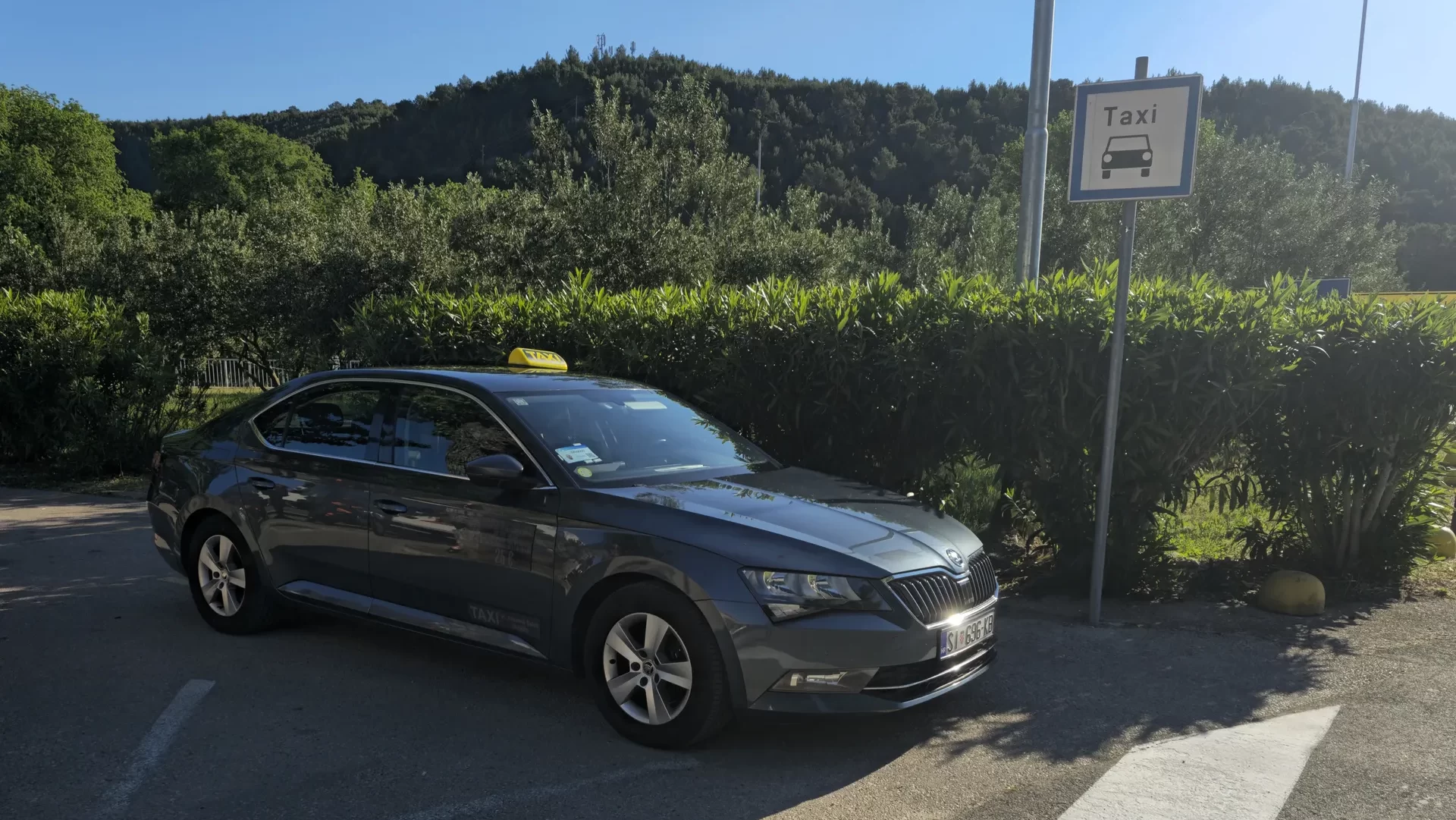 TAXI Antonio Škoda Superb at Skradin taxi stand -- transfer from Split
