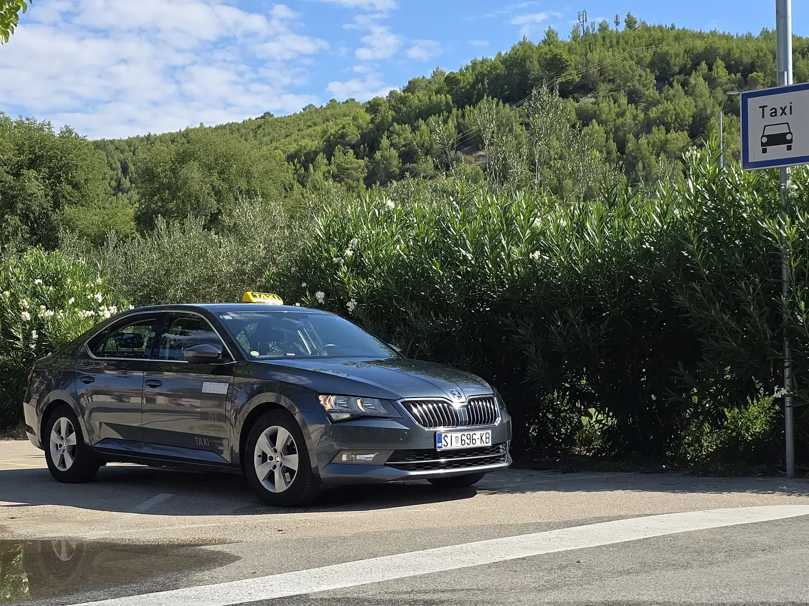 TAXI Antonio Škoda Superb at Skradin taxi stand -- private transfer to Šibenik